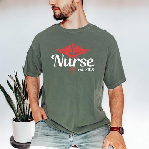 New Nurse 2018 Nurse Nursing School Graduation Shirt Men's Comfort Colors T-Shirt - Best Gift Smart