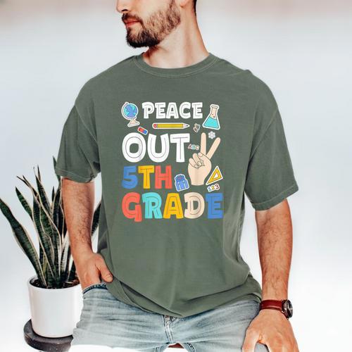 Peace Out 5th Grade Fifth Grade Graduation T-Shirt Men's Comfort Colors T-Shirt - Best Gift Smart