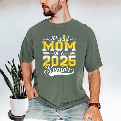 Proud Mom Of a 2025 Senior Graduate Graduation Men's Comfort Colors T-Shirt - Best Gift Smart