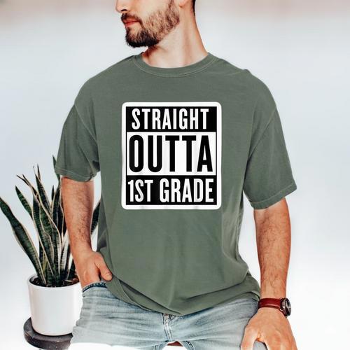 Straight Outta 1st Grade First Graduate Graduation Student Men's Comfort Colors T-Shirt - Best Gift Smart
