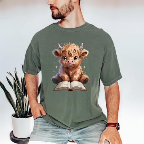 Highland Cow Reading Book Bookworm Men's Comfort Colors T-Shirt - Bookorys