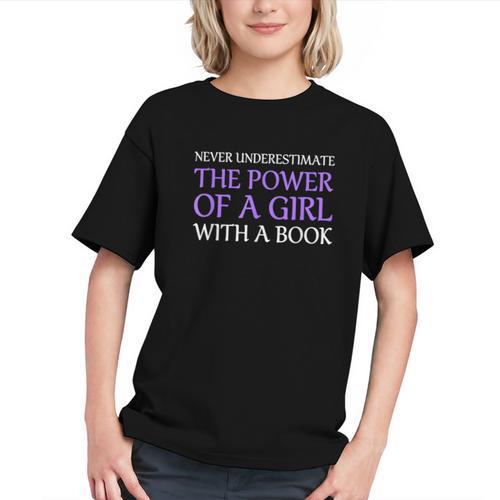 Never Underestimate Girl With A Book Women Inspiration Quote Graphic Youth - Bookorys DE