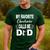 Cheer Dad My Favorite Cheerleader Calls Me Dad Men's Casual T-Shirt Forest