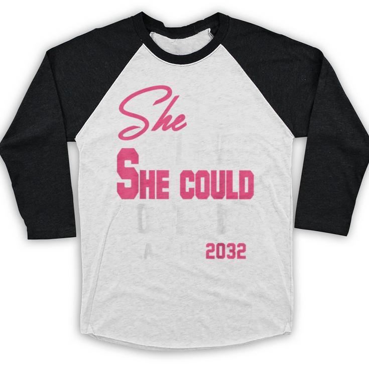 Class Of 2032 She Believed She Could Kids Graduation T-Shirt Baseball Raglan Shirt