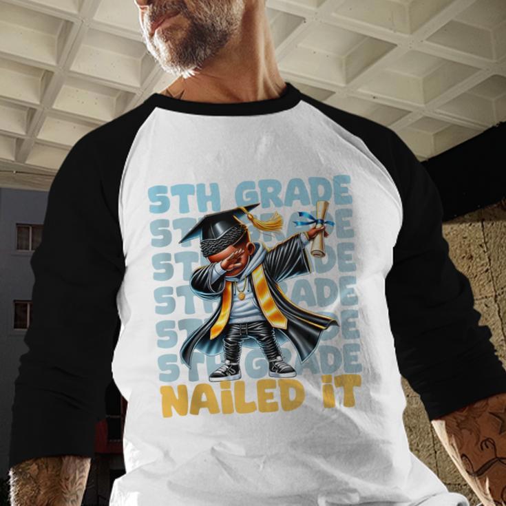 Dabbing Graduation Boy 5th Grade Nailed It Class Of 2025 Baseball Raglan Shirt