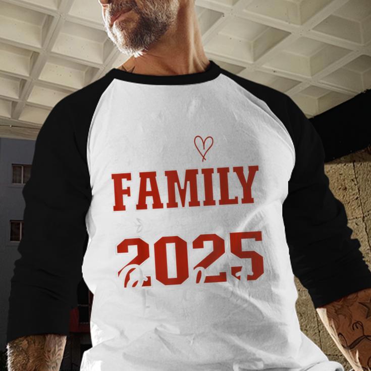 Proud Family Of a Class Of 2025 Graduate For Graduation Baseball Raglan Shirt
