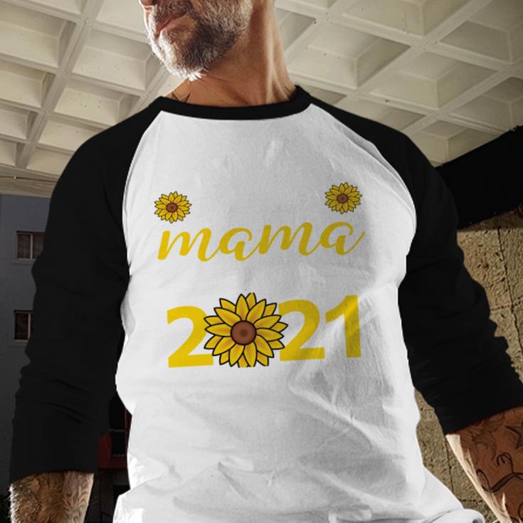 Proud Mama Of a 2021 Graduate Senior Mom 2021 Graduation Baseball Raglan Shirt