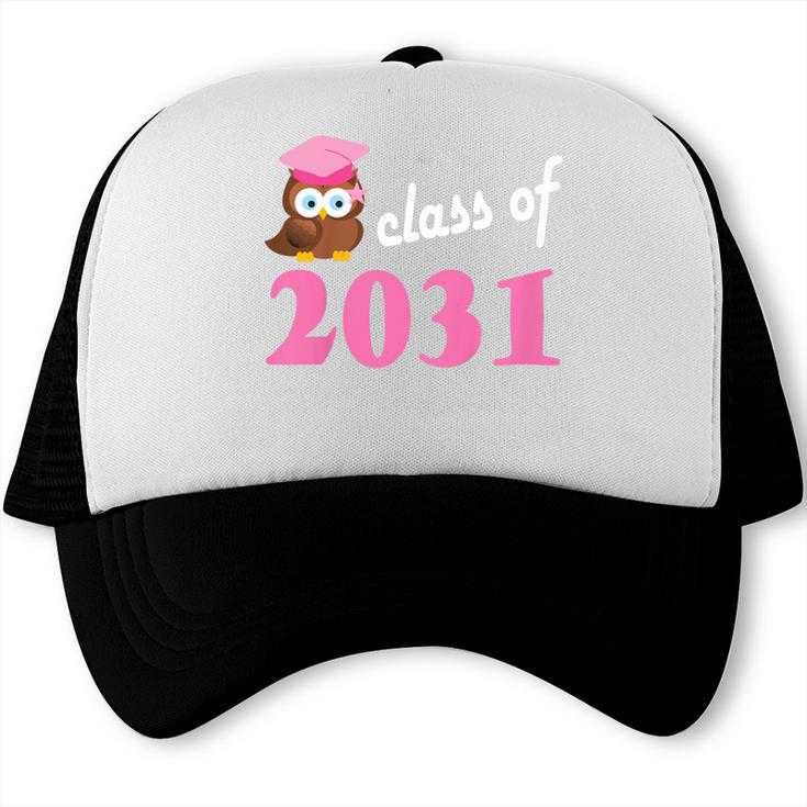 Kids Class Of 2031 Back To School Graduation T-Shirt Trucker Cap