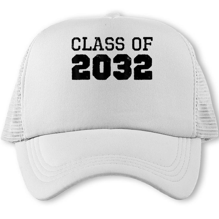 Class Of 2032 Future Graduation Vintage T-Shirt Trucker Cap