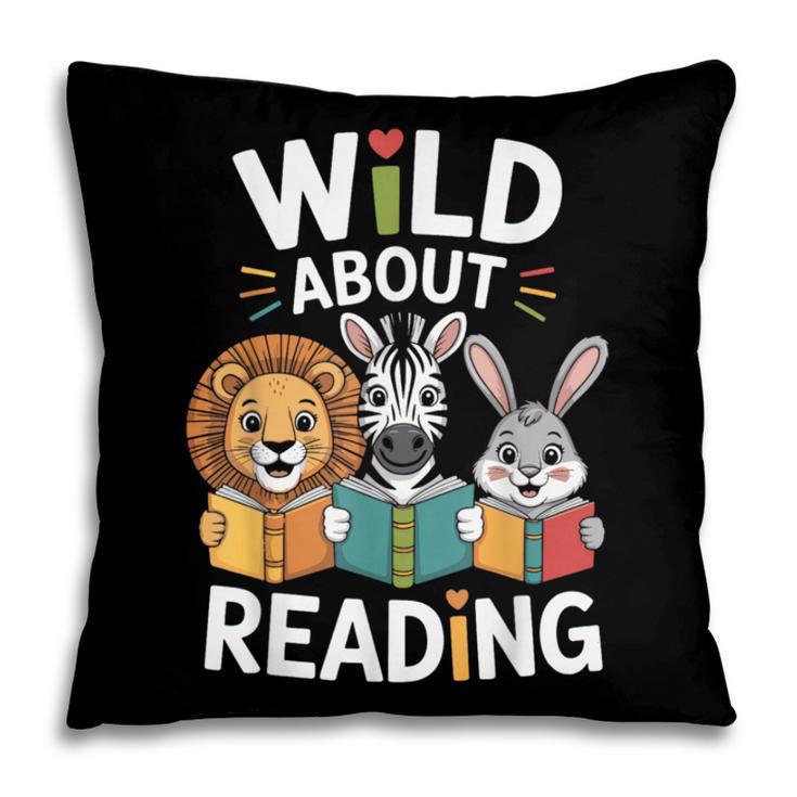 Cute Wildlife Zoo Animals For Book Reader Bookworms Pillowcase