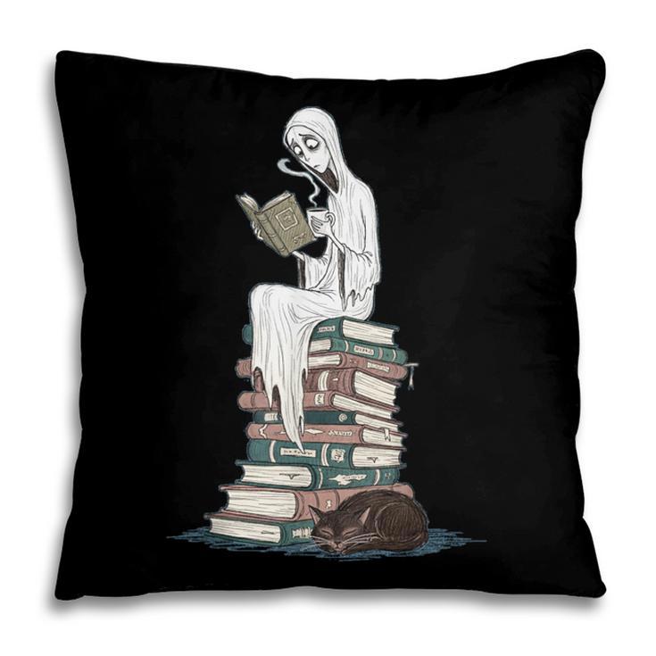 Gothic Librarian Halloween Books Tee For Teachers Pillowcase