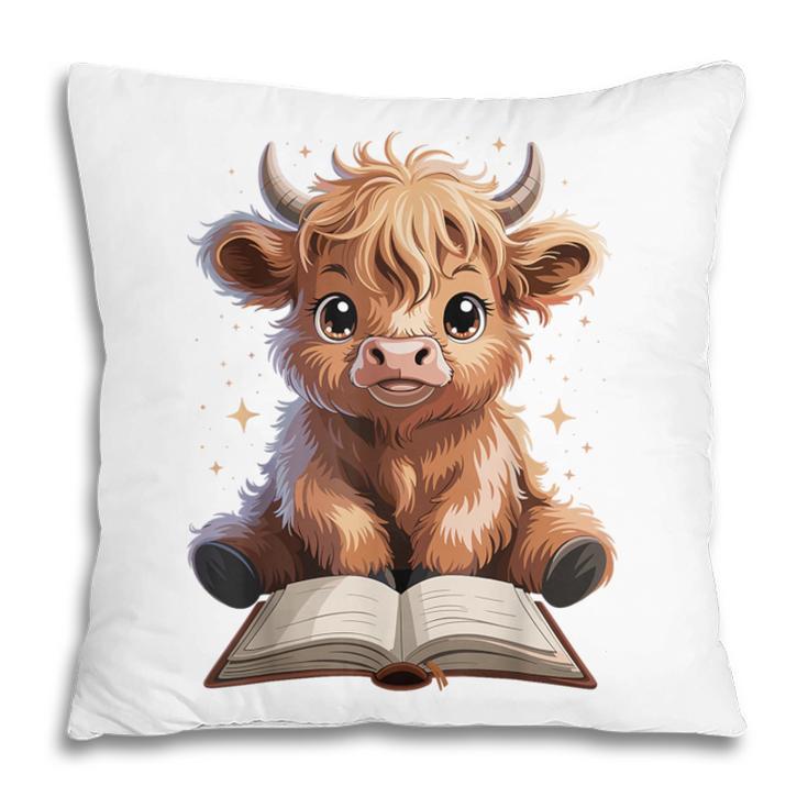 Highland Cow Reading Book Bookworm Pillowcase