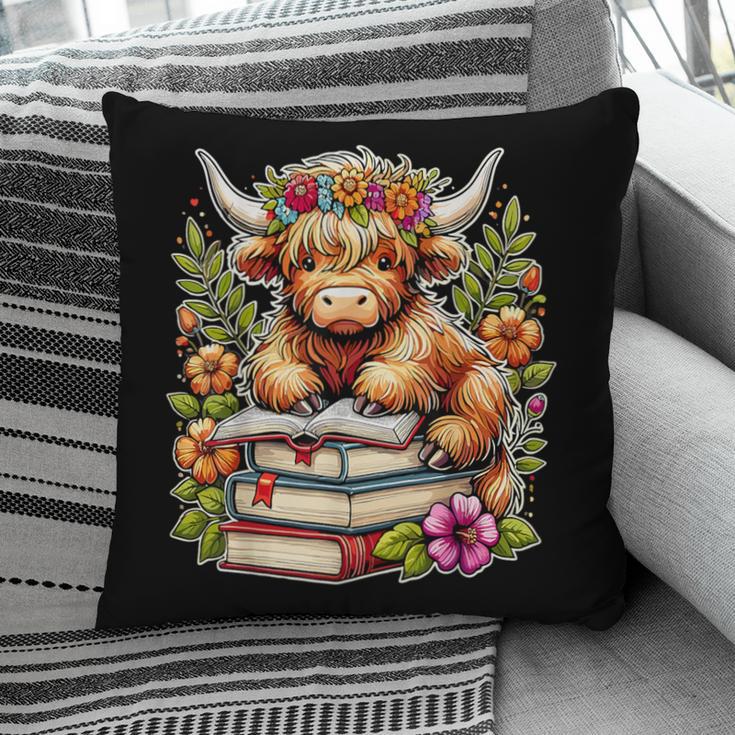 Bookworm Cute Highland Cow Reading Book Pillowcase