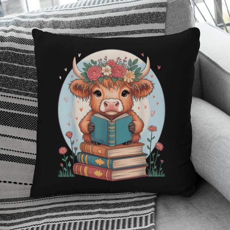 Cute Baby Highland Cow Reading Book Bookworm For Men Women Pillowcase