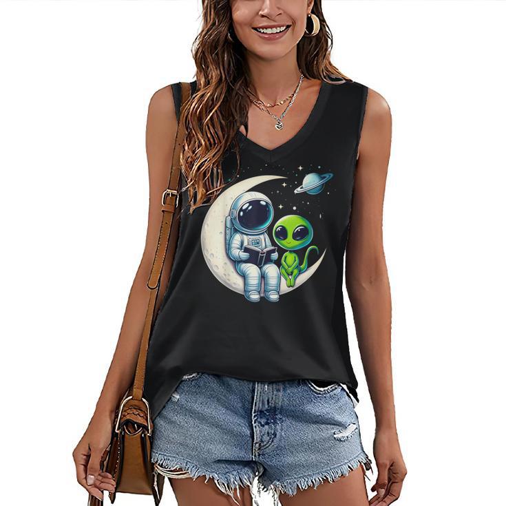 Astronaut Reading Book To Alien Shirt Moon Space Lover Kids Women's V-Neck Tank Top
