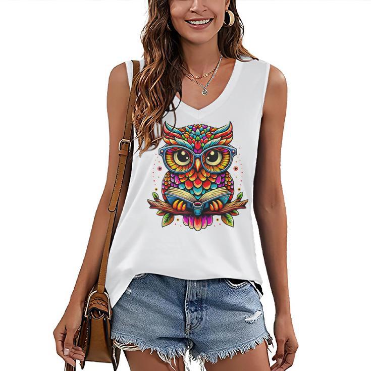 Owl With Glasses And Book Reading Women's V-Neck Tank Top