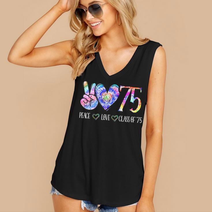 Class Of 75 1975 50th Class Reunion Tie Dye Graduation Items Women's V-Neck Tank Top