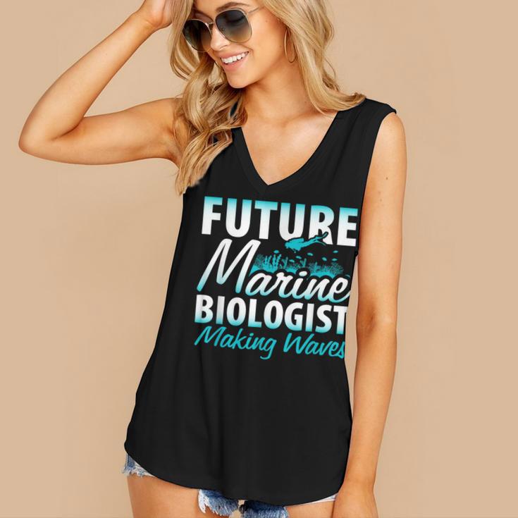FUTURE MARINE BIOLOGIST MAKING WAVES Graduation T-Shirt Women's V-Neck Tank Top