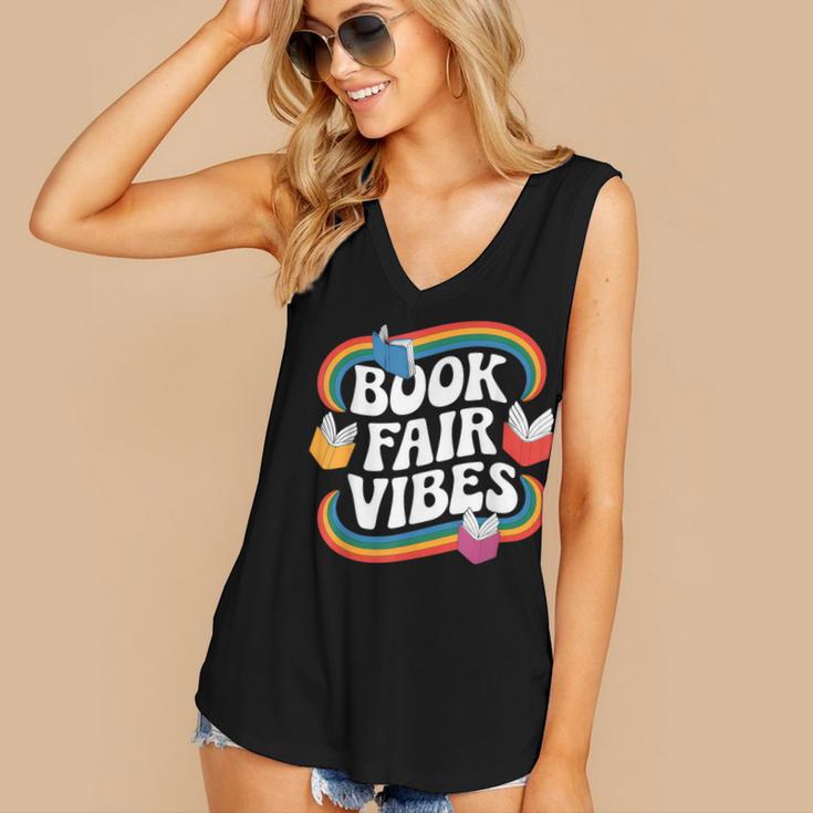 Library Book Fair Vibe Groovy Retro School Reading Nostalgic Women's V-Neck Tank Top