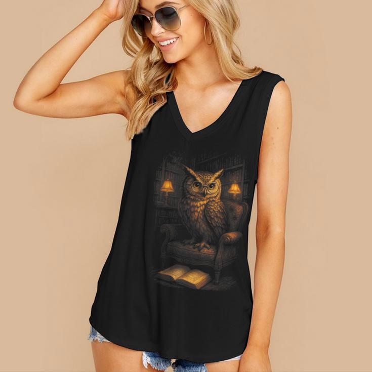 Owl Library Books Wisdom Reading Vintage Scholar Women's V-Neck Tank Top