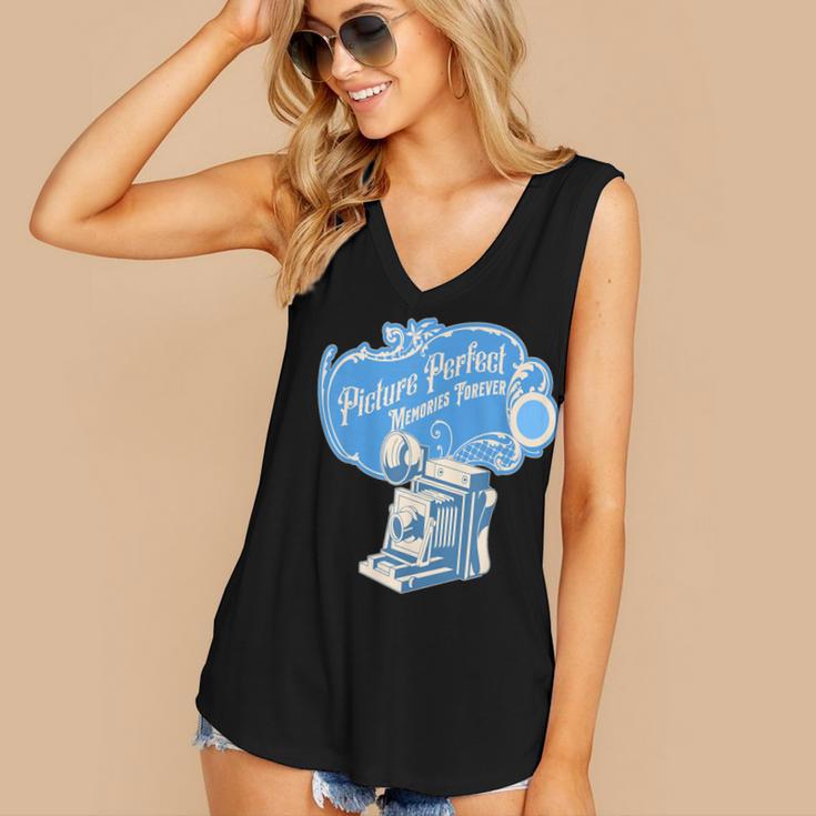 Picture Perfect Memories Forever Vintage Camera Nostalgia Women's V-Neck Tank Top