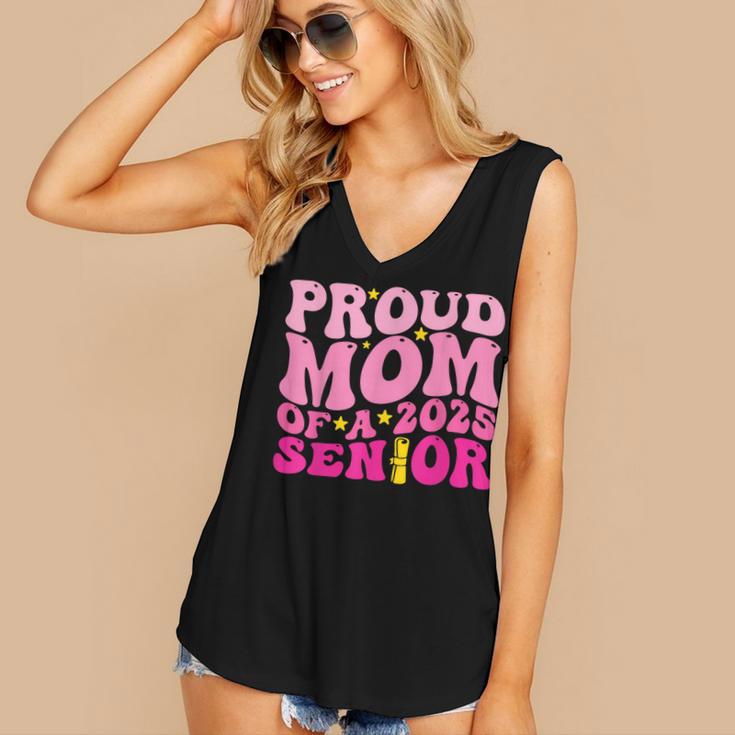 Proud Mom Of a 2025 Graduate Class Senior Graduation Mother Women's V-Neck Tank Top