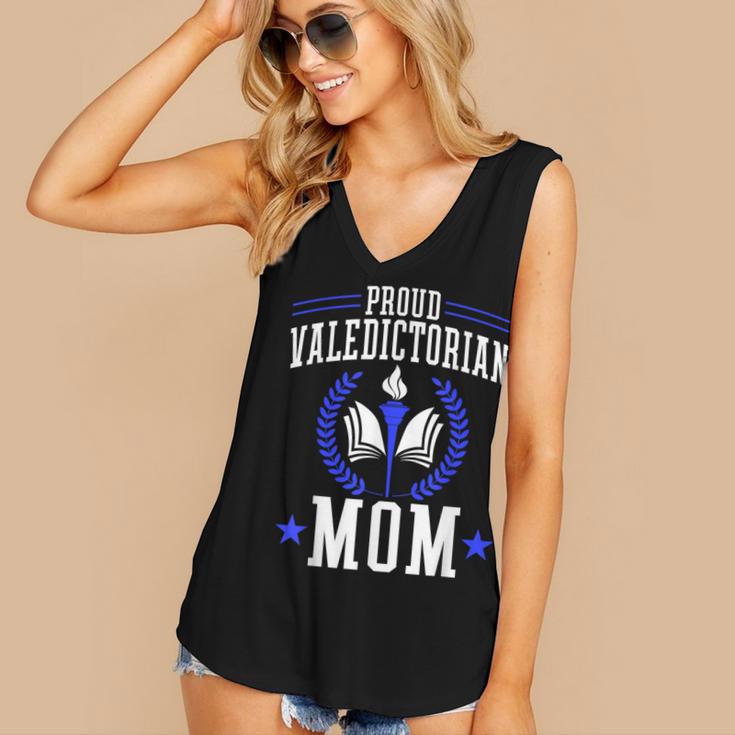 Proud Valedictorian Mom Graduation Grad Mom Class Of 2025 Women's V-Neck Tank Top