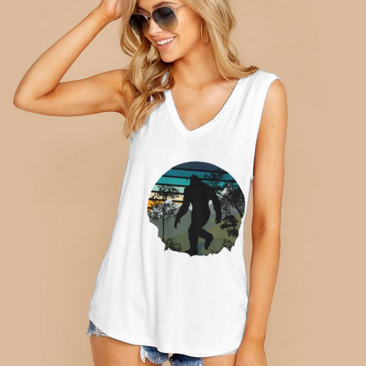 Just Me And My Yeti Retro Sunset Mountain Hiking Introvert Women's V-Neck Tank Top