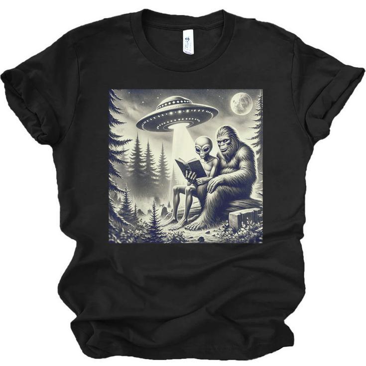 Bigfoot With Alien Reading A Book Bigfoot And UFO Unisex Jersey T-Shirt
