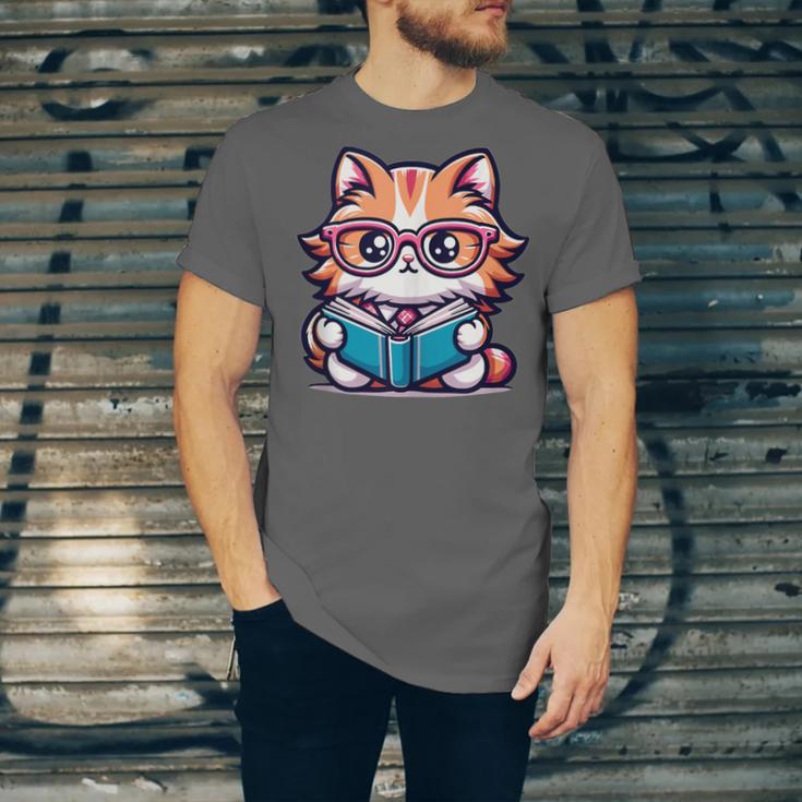 Adorable Book Lover Maine Coon Cat With Reading Glasses Cute Unisex Jersey T-Shirt