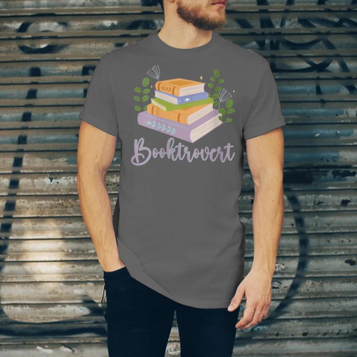 Booktrovert Bookworm Introvert Bibliophile Booktrovert Unisex Jersey T-Shirt