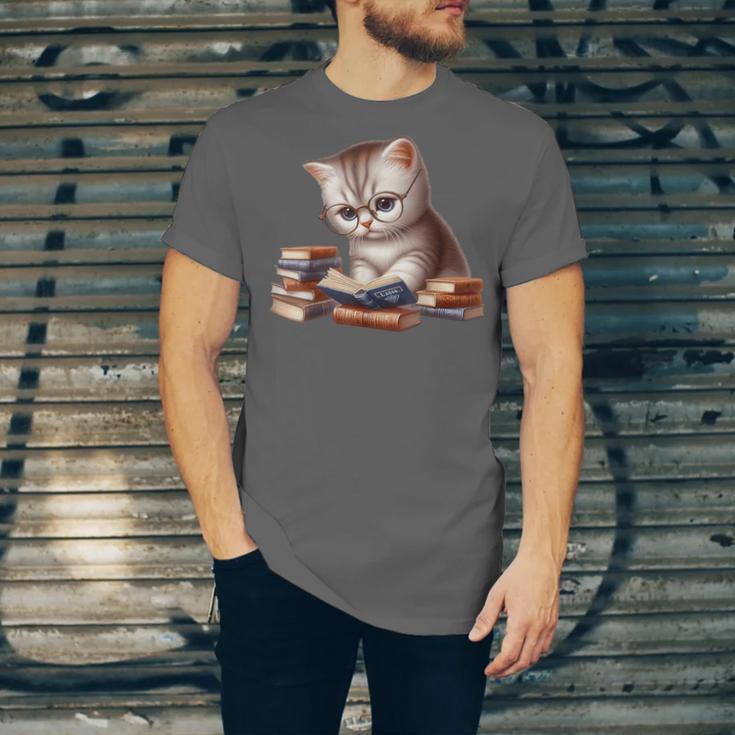 Cute Kitten Bookworm Adorable Cat With Glasses Reading Book Unisex Jersey T-Shirt