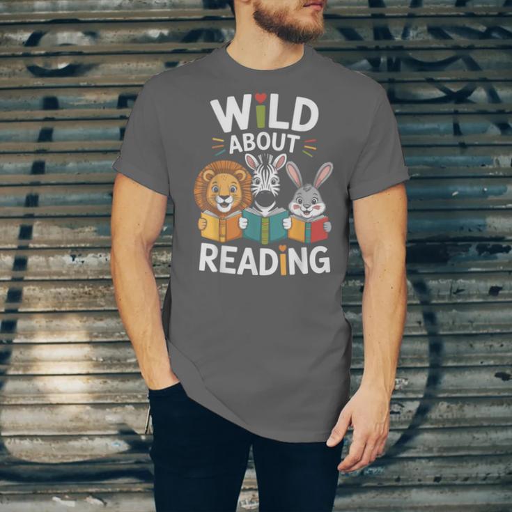 Cute Wildlife Zoo Animals For Book Reader Bookworms Unisex Jersey T-Shirt Cute Wildlife Zoo Animals For Book Reader Bookworms Unisex Jersey T-Shirt