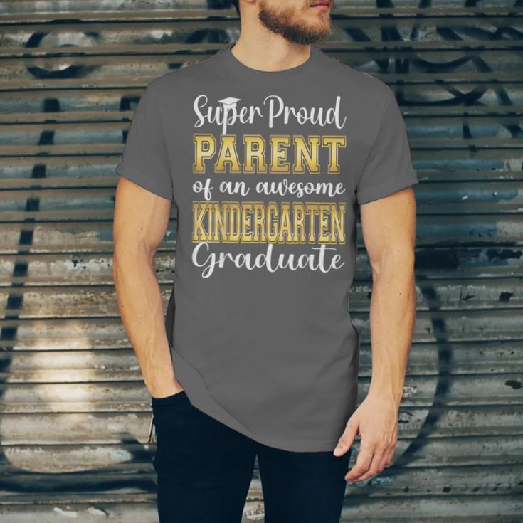 Proud Parent Of Kindergarten Graduate 2024 Graduation Parent Unisex Jersey T-Shirt