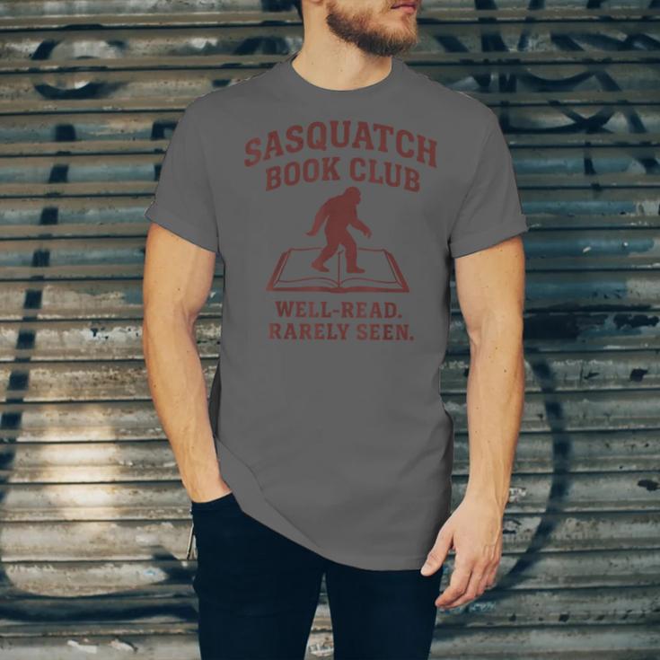 Sasquatch Book Club Bigfoot Reading Cryptid Vintage Unisex Jersey T-Shirt