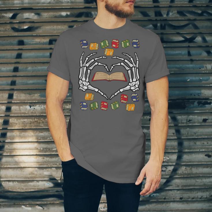 Skeleton Heart Read Reading Book Librarian Halloween Women Unisex Jersey T-Shirt