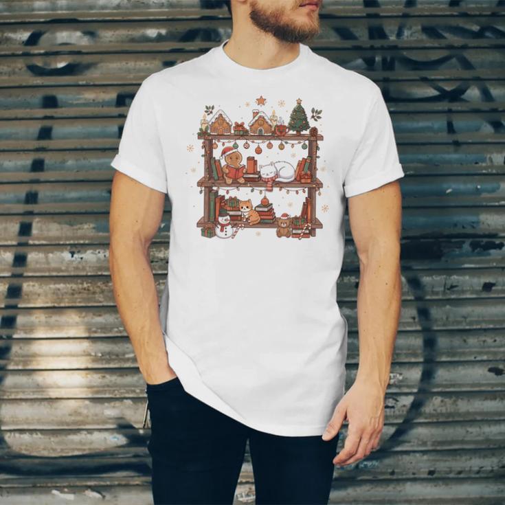 Christmas Cats Bookshelf Gingerbread Unisex Jersey T-Shirt Christmas Cats Bookshelf Gingerbread Unisex Jersey T-Shirt