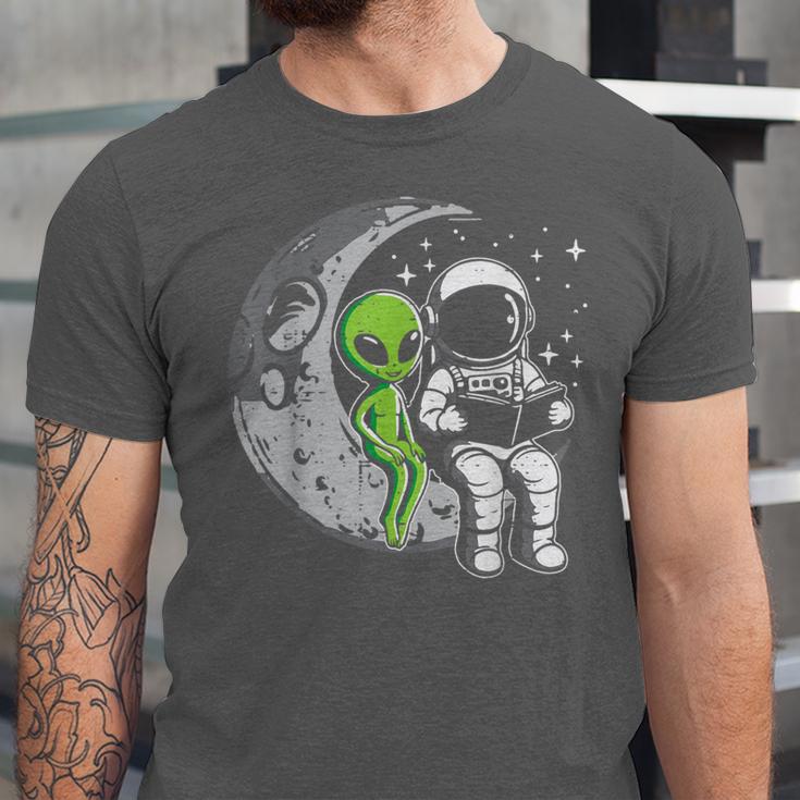 Astronaut Reading Book To Alien Moon Space Women Kids Men Unisex Jersey T-Shirt
