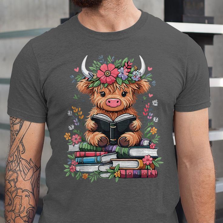 Bookworm Cute Baby Highland Cow Reading Book Unisex Jersey T-Shirt