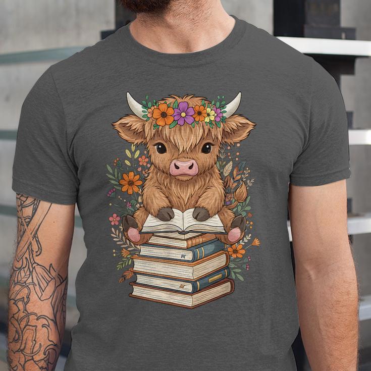 Cute Baby Highland Cow Reading Book Librarian Bookworm Unisex Jersey T-Shirt Cute Baby Highland Cow Reading Book Librarian Bookworm Unisex Jersey T-Shirt
