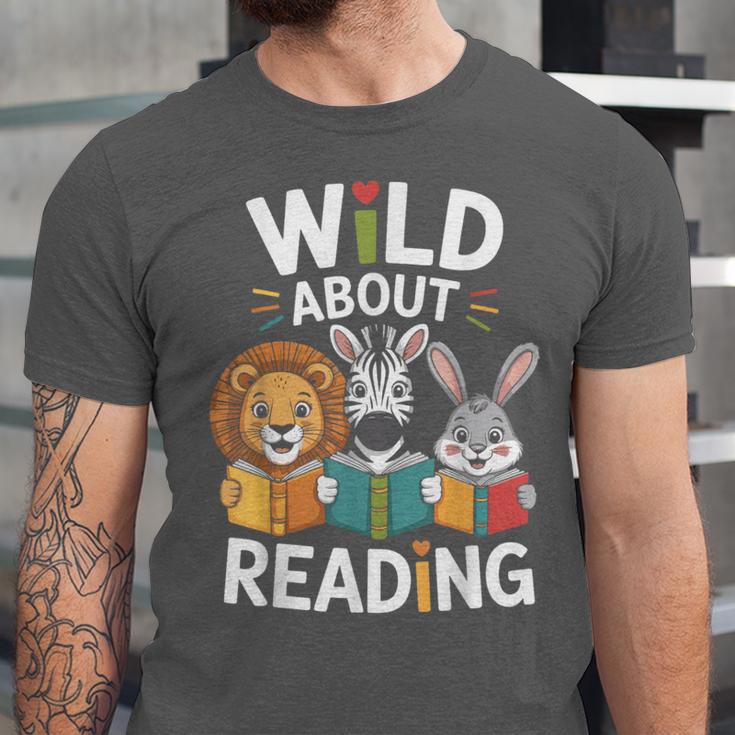 Cute Wildlife Zoo Animals For Book Reader Bookworms Unisex Jersey T-Shirt Cute Wildlife Zoo Animals For Book Reader Bookworms Unisex Jersey T-Shirt