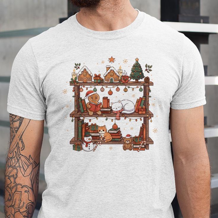 Christmas Cats Bookshelf Gingerbread Unisex Jersey T-Shirt Christmas Cats Bookshelf Gingerbread Unisex Jersey T-Shirt