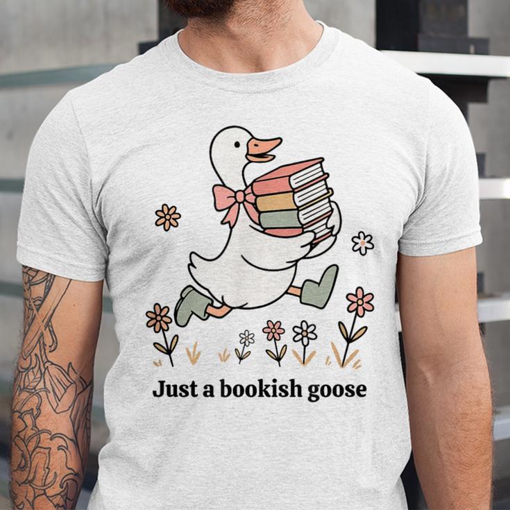 Goose With Books Cute Bookworm Reader Unisex Jersey T-Shirt