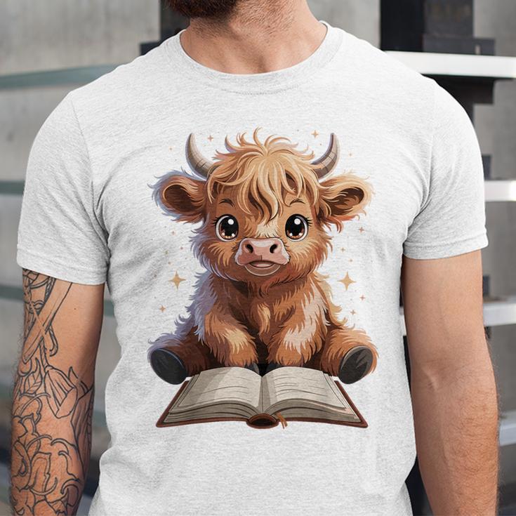 Highland Cow Reading Book Bookworm Unisex Jersey T-Shirt