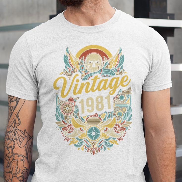 Vintage 1981 Retro Badge Nostalgia Eighties Compass Skull Unisex Jersey T-Shirt Vintage 1981 Retro Badge Nostalgia Eighties Compass Skull Unisex Jersey T-Shirt