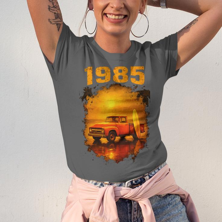 1985 Vintage Sunset Surf Truck Retro Beach Nostalgia Unisex Jersey T-Shirt 1985 Vintage Sunset Surf Truck Retro Beach Nostalgia Unisex Jersey T-Shirt