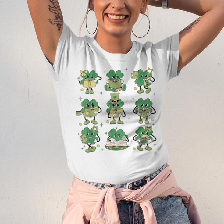 Cute Shamrock Reading Books St Patrick's Day Teacher Reading Unisex Jersey T-Shirt