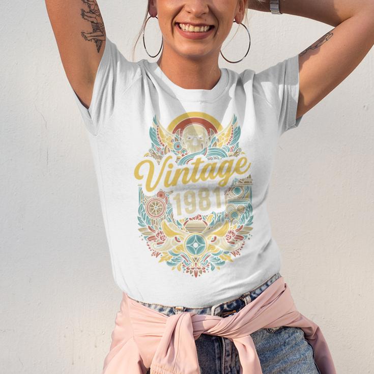 Vintage 1981 Retro Badge Nostalgia Eighties Compass Skull Unisex Jersey T-Shirt Vintage 1981 Retro Badge Nostalgia Eighties Compass Skull Unisex Jersey T-Shirt