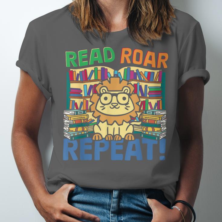 Animals Read Reading Book Library First Day Of School Kids Unisex Jersey T-Shirt