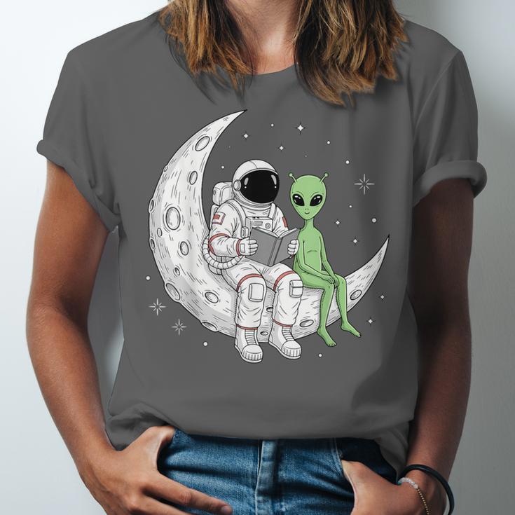 Astronaut Reading Book To Alien Moon Space Book Lover Men Unisex Jersey T-Shirt